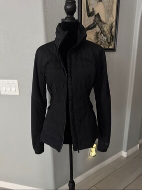 Lululemon Women's Black Insulated Puffer Jacket!!! Like New!!